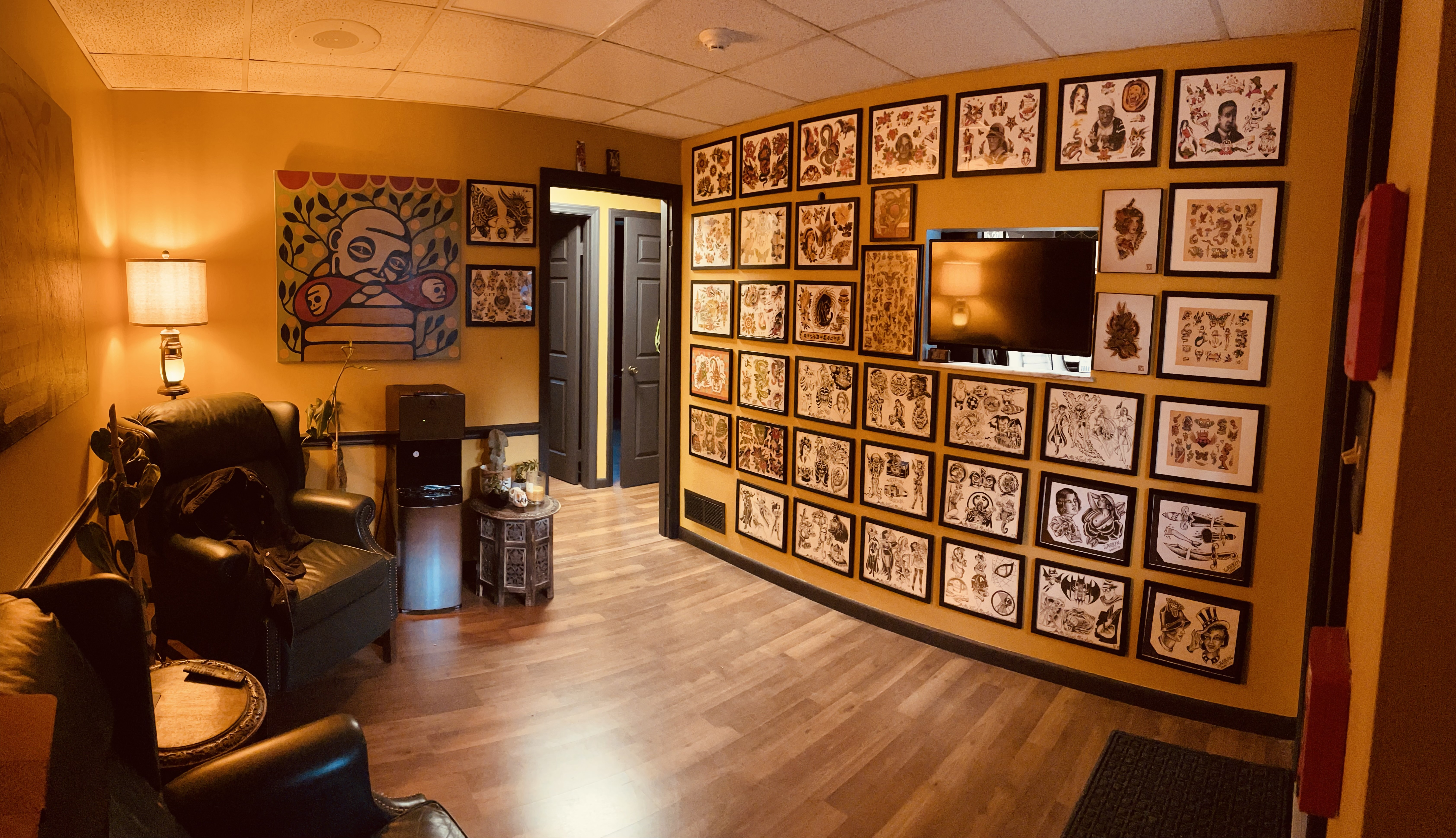 Three Tears Tattoo waiting area Three Tears Tattoo waiting area